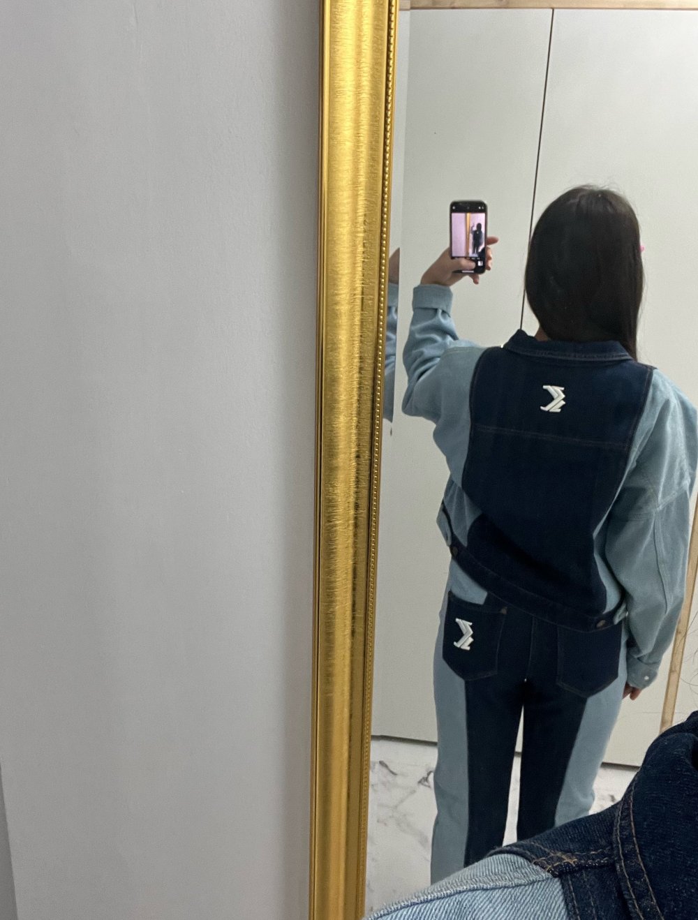 Zwei Teiler Jeans