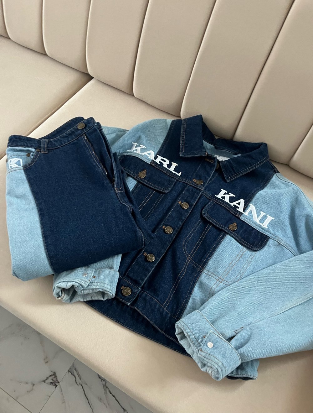 Zwei Teiler Jeans