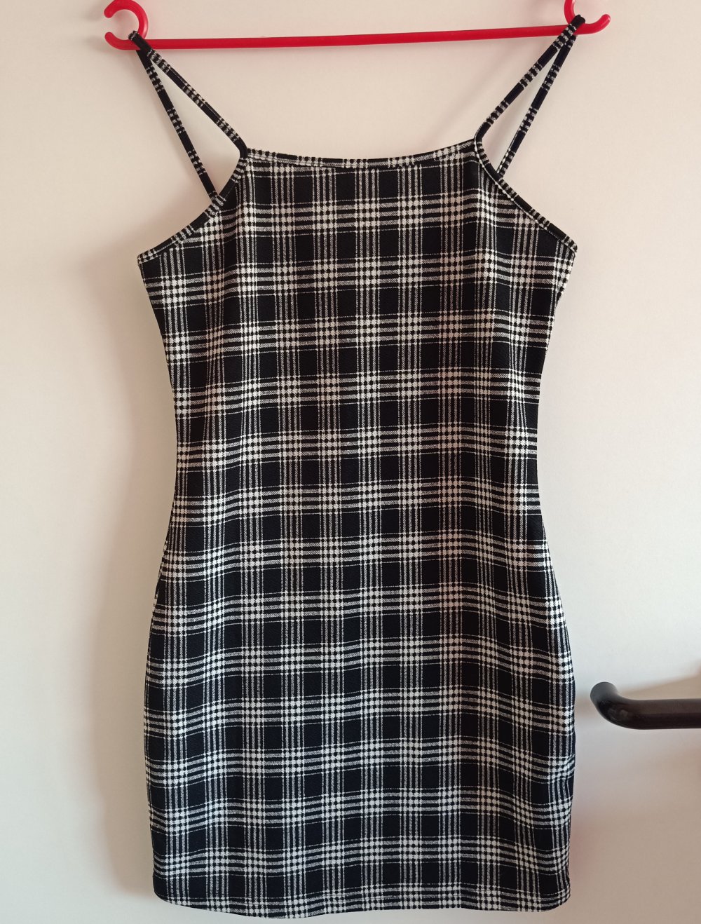 Enges Kleid