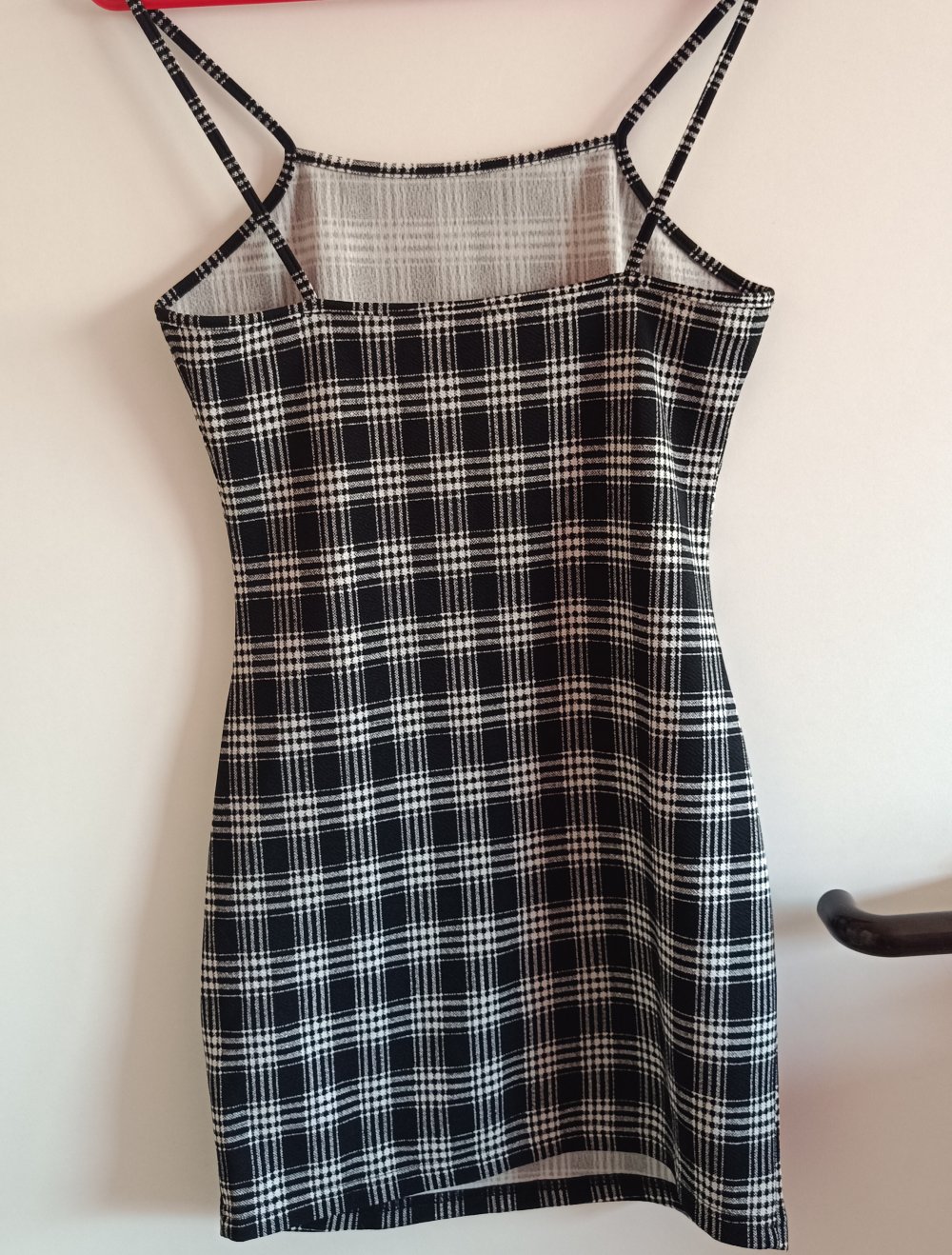 Enges Kleid