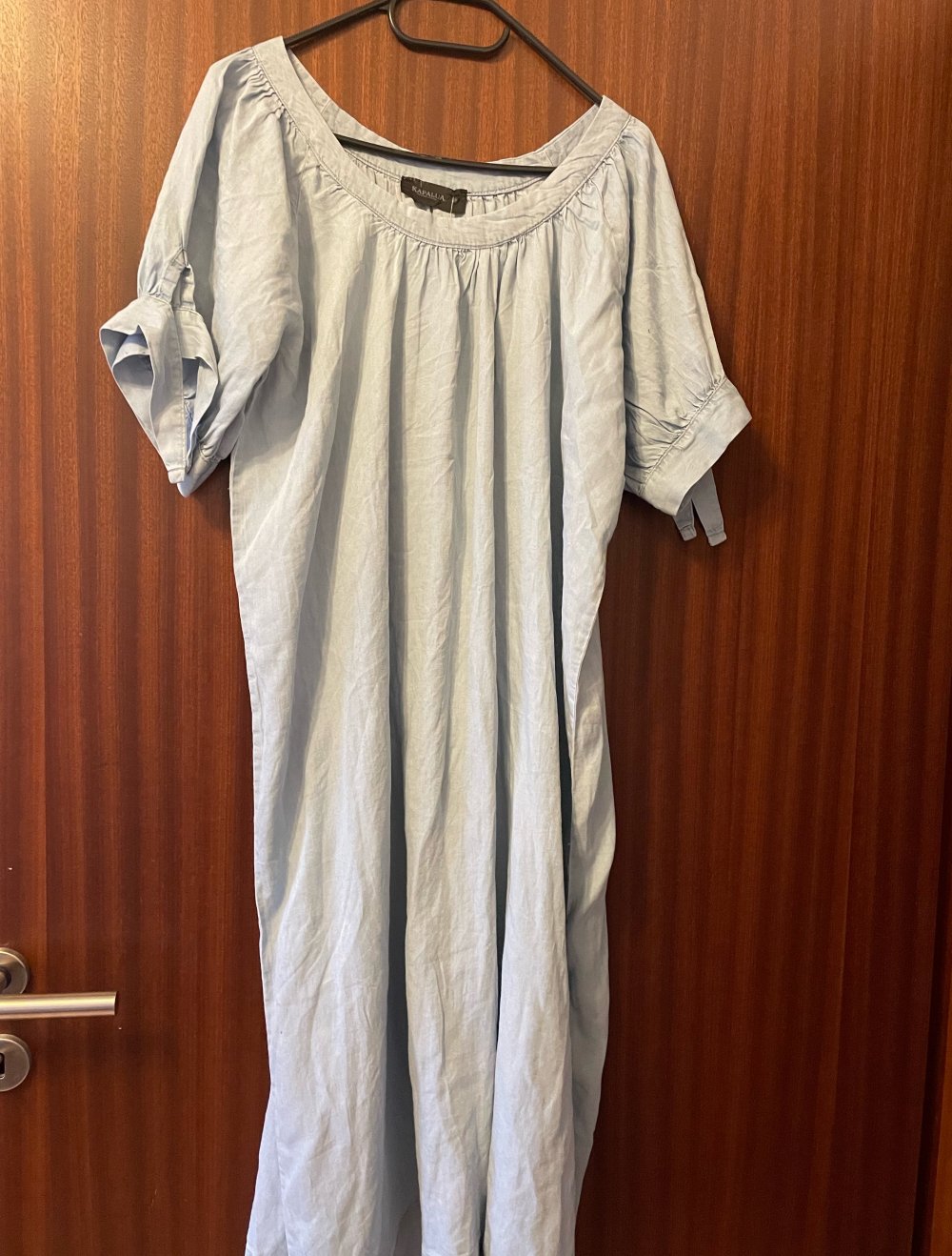schönes Kleid
