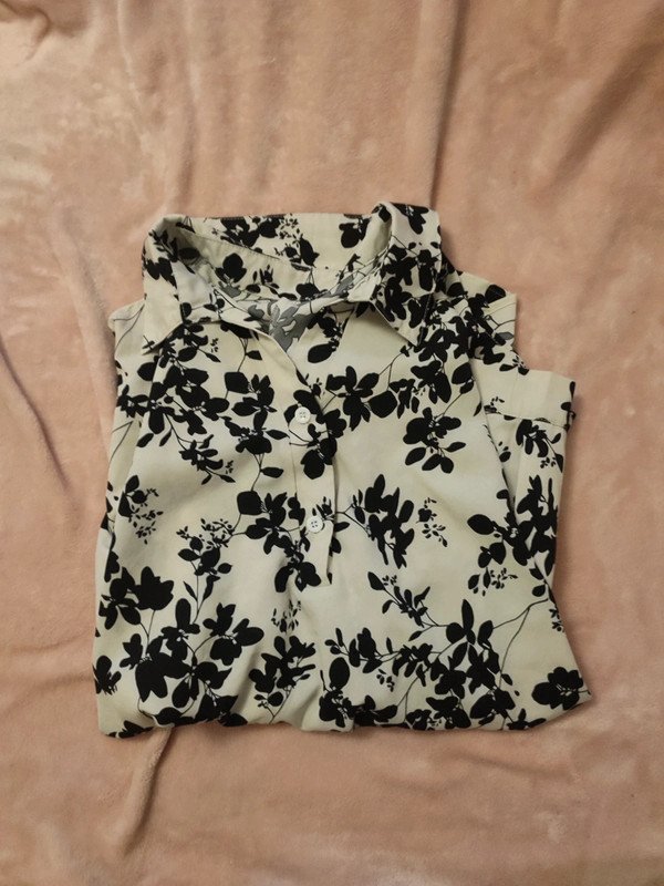 Bluse geblümt