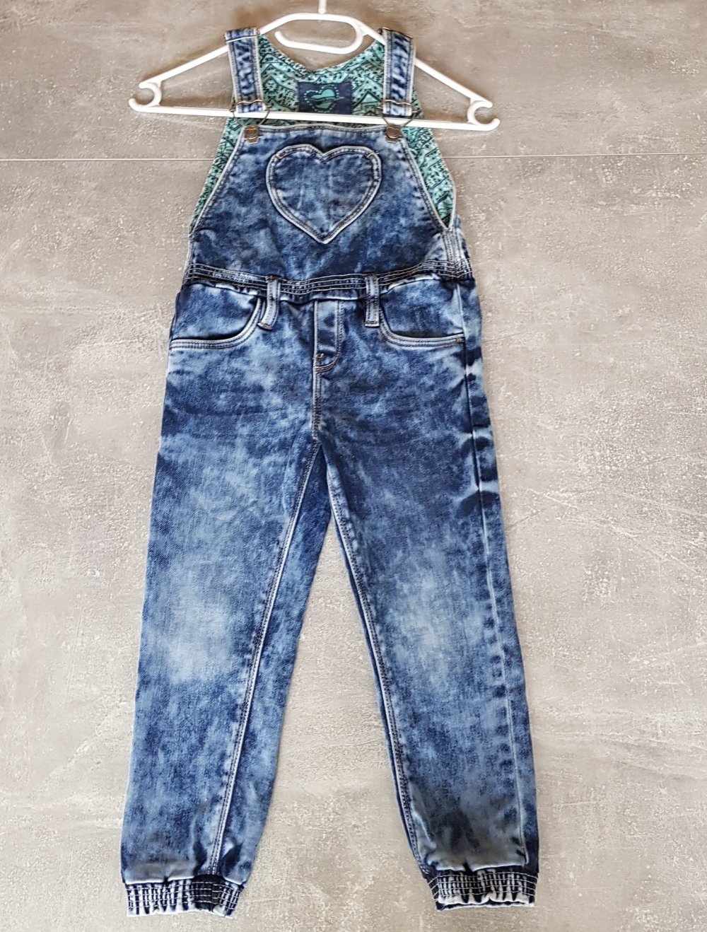 Latzhose Gr.104 #Herz #charles Vögele
