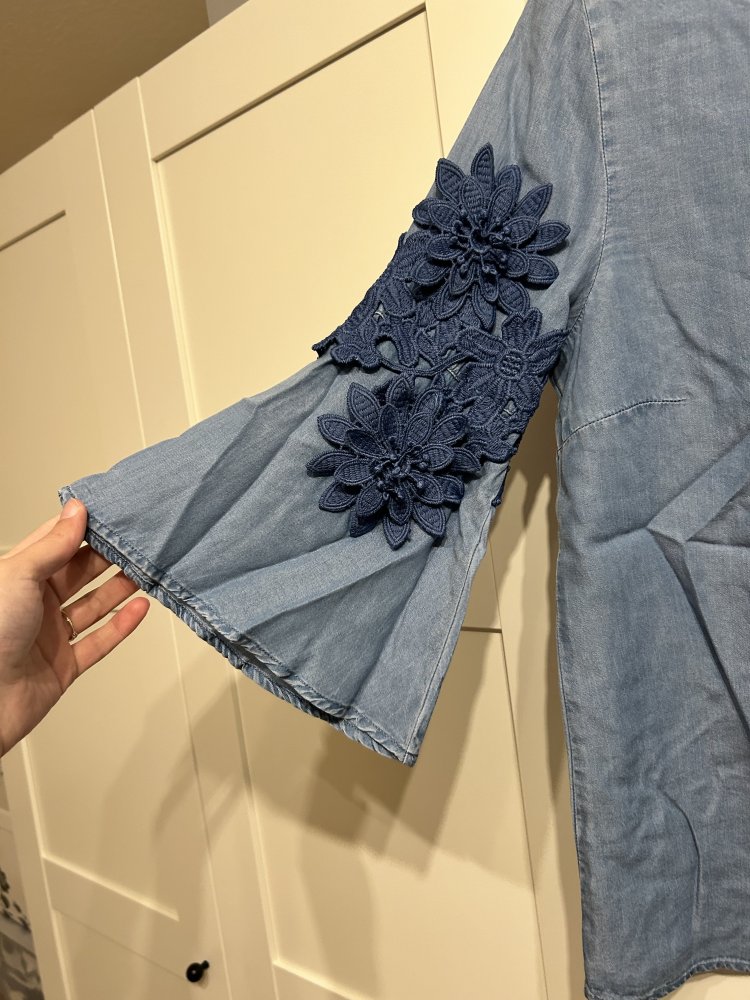 Jeansbluse von more&more / Trompetenärmel