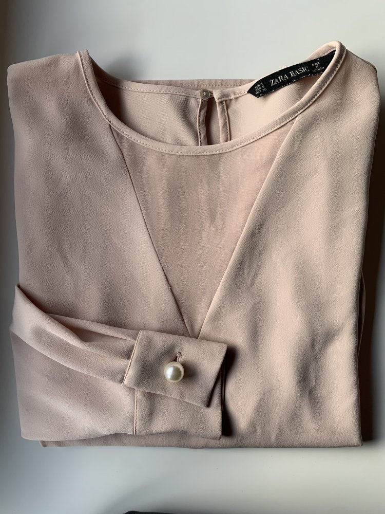 Zara Basic Bluse beige/rosé mit Perlenknopf & V-Ausschnitt transparent