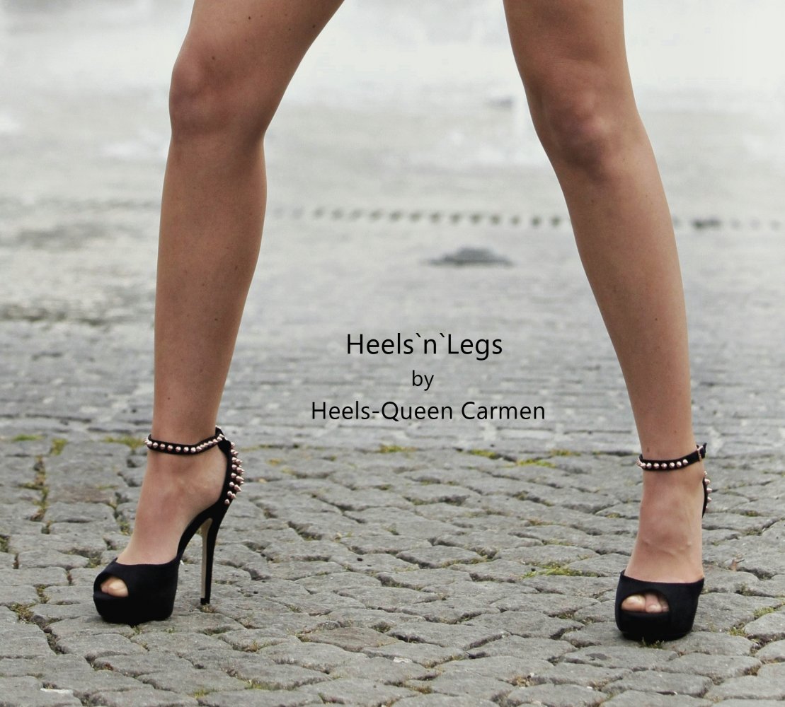High Heels Sandaletten, rot, mit NIETEN ( gold ) - NEU + ungetragen ( Zweitpaar )