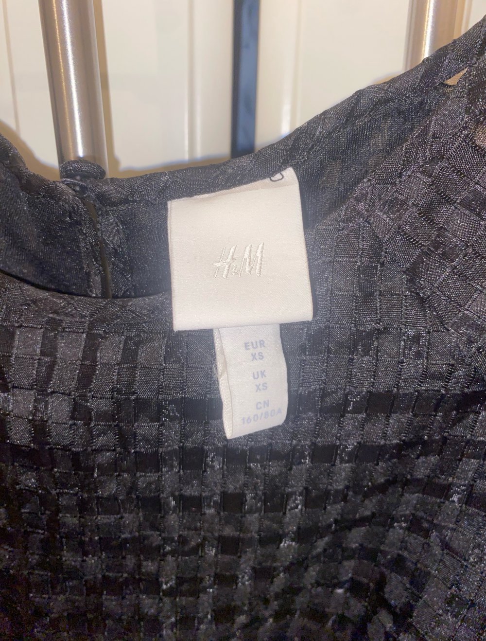 Schwarzes Kleid