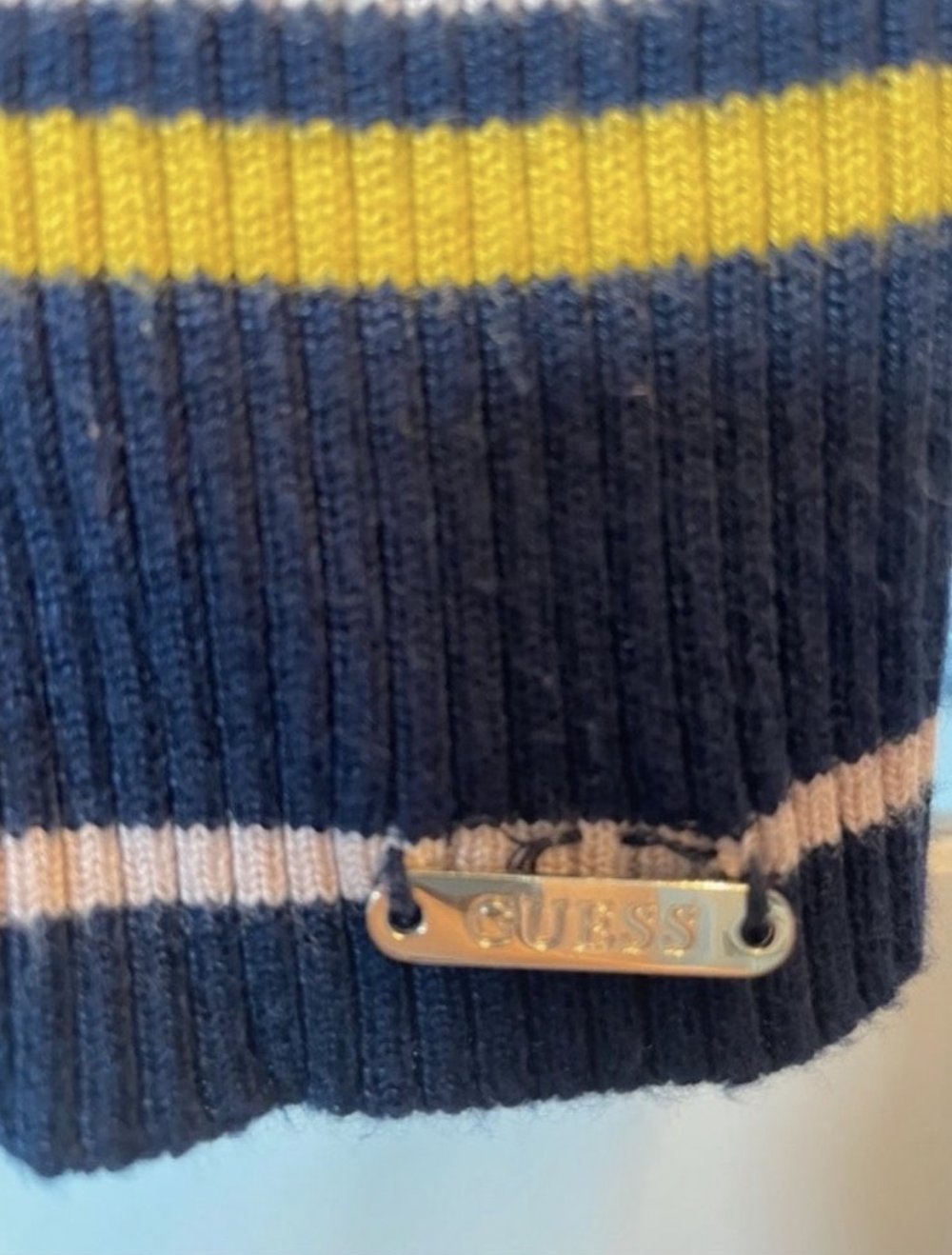 Rollkragenpullover, Guess