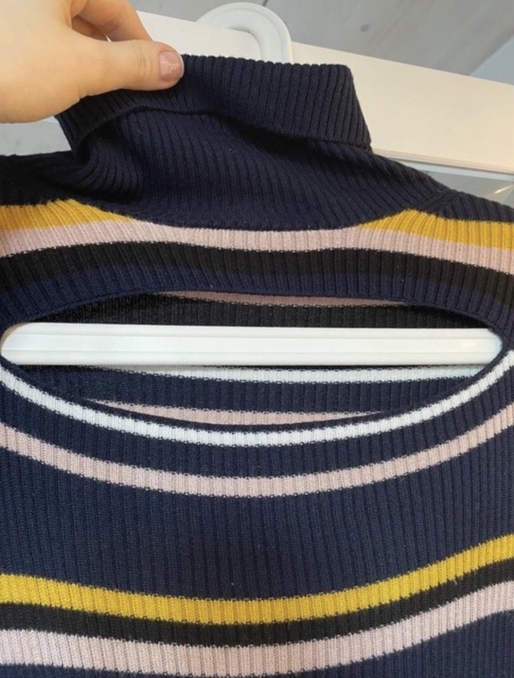 Rollkragenpullover, Guess