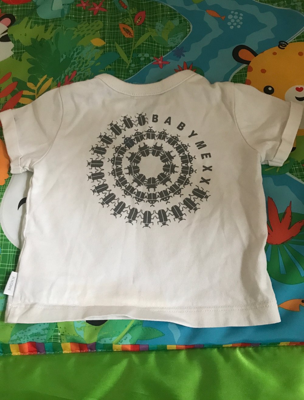 Weißes Poloshirt