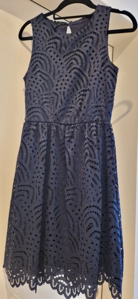 Dunkelblaues Kleid