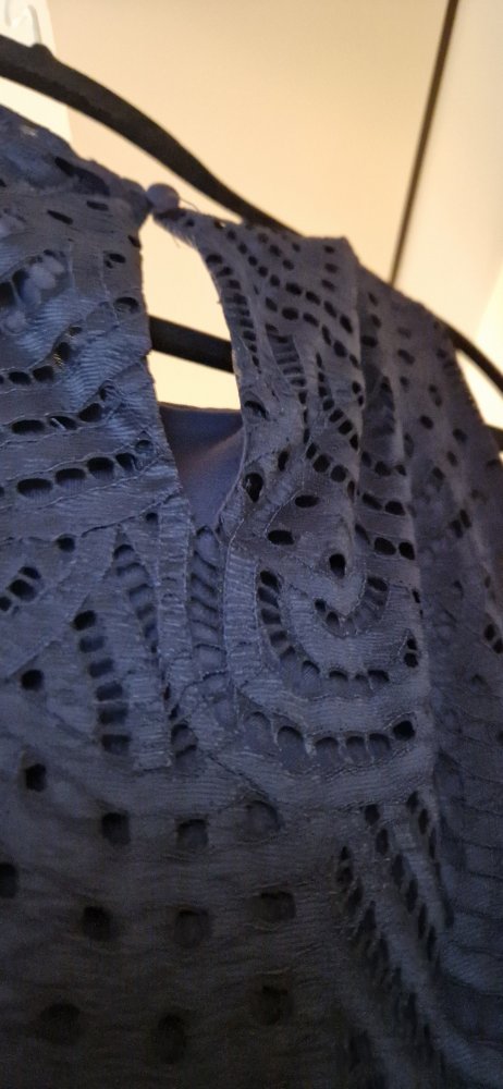Dunkelblaues Kleid