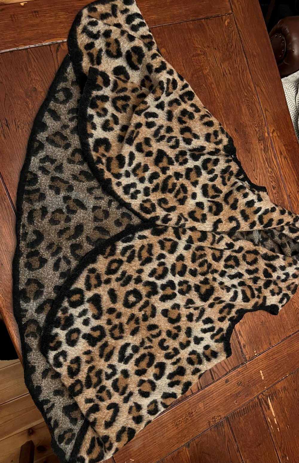 Weste im Leopardenlook