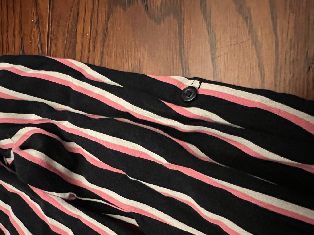 Gestreifte Bluse in schwarz, weiß & rosa