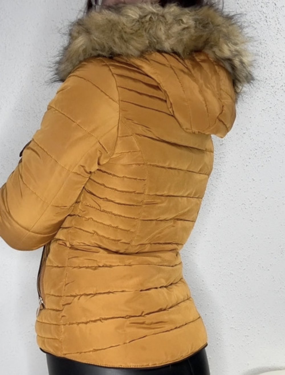warme winterjacke tailliert Senf Farben gelb S M mit abnehmbarer Kapuze