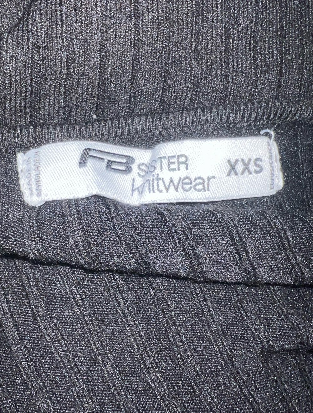 Schwarzes Oberteil