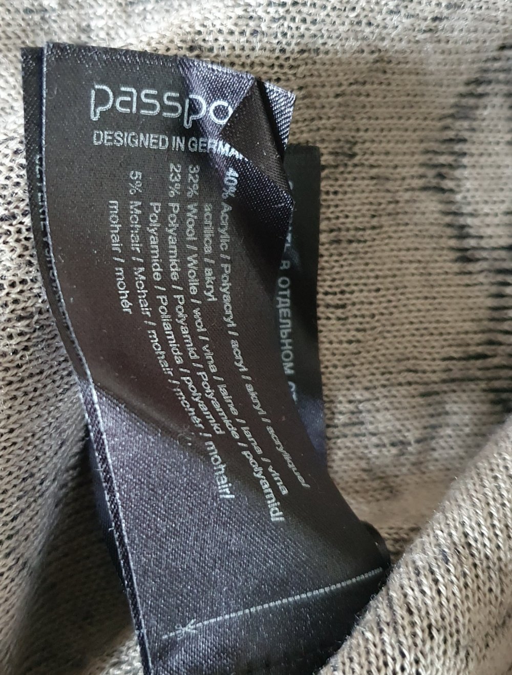 Pullover ? passport