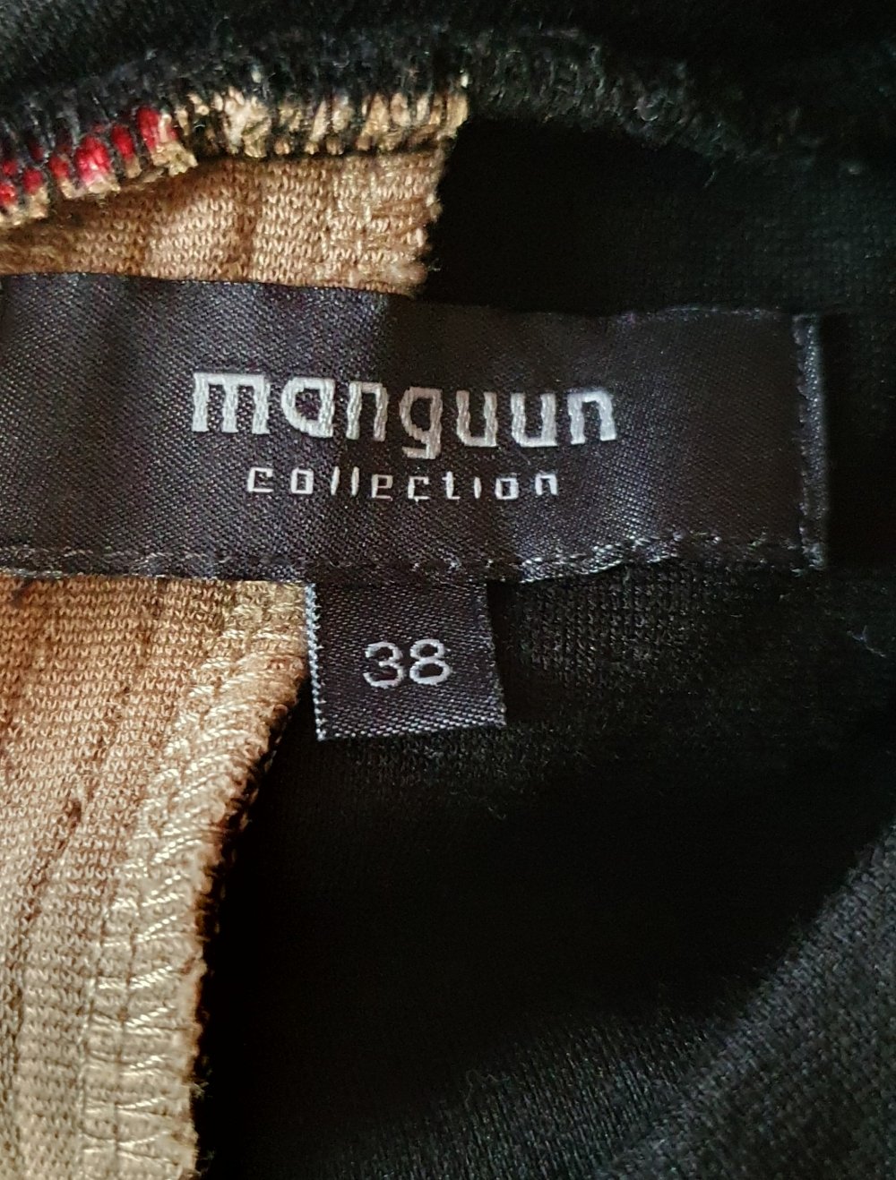 Kleid ? Manguun