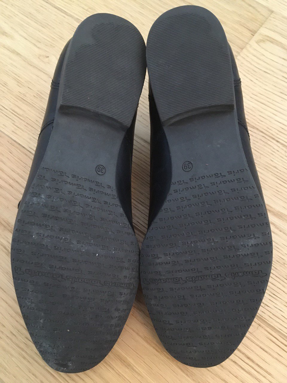 Schwarze Halbschuhe