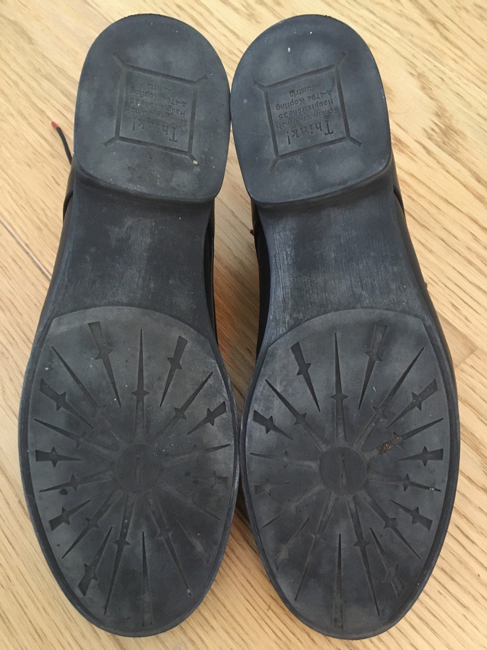 Komfortabler schwarzer Halbschuh
