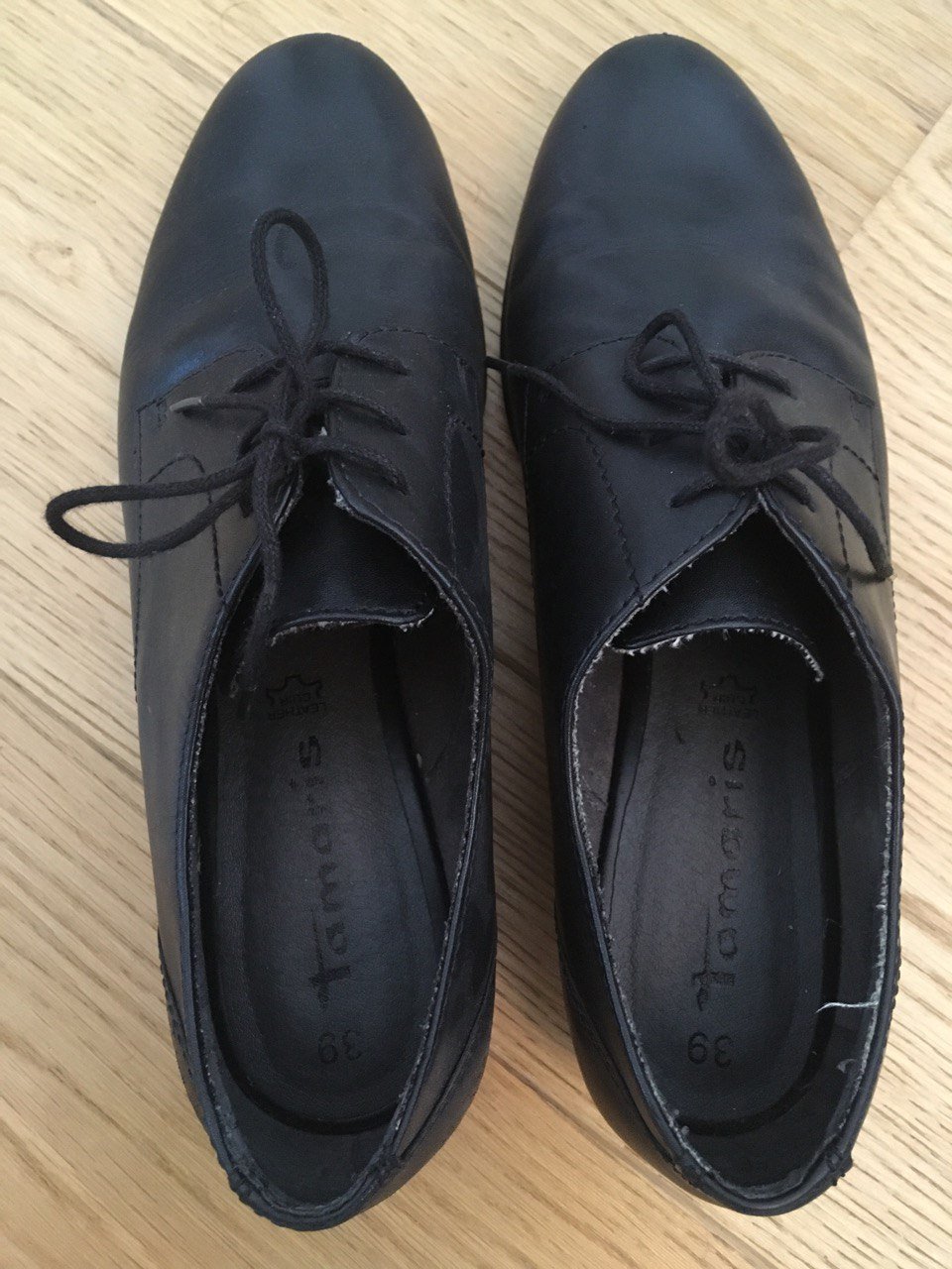 Schwarze Halbschuhe