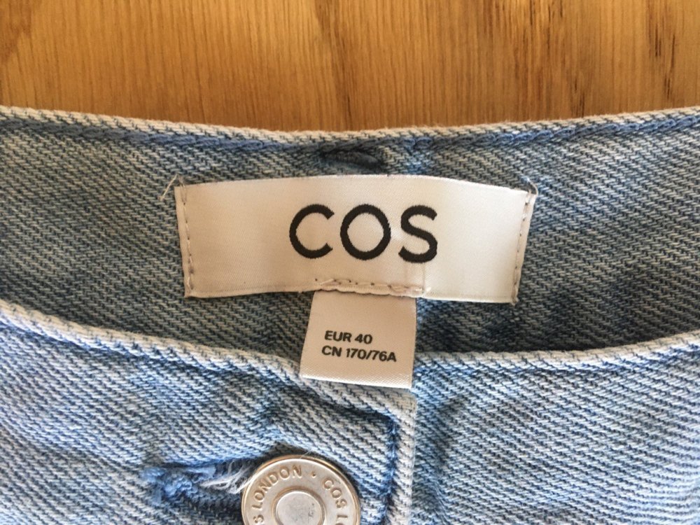 Hellblaue Jeans