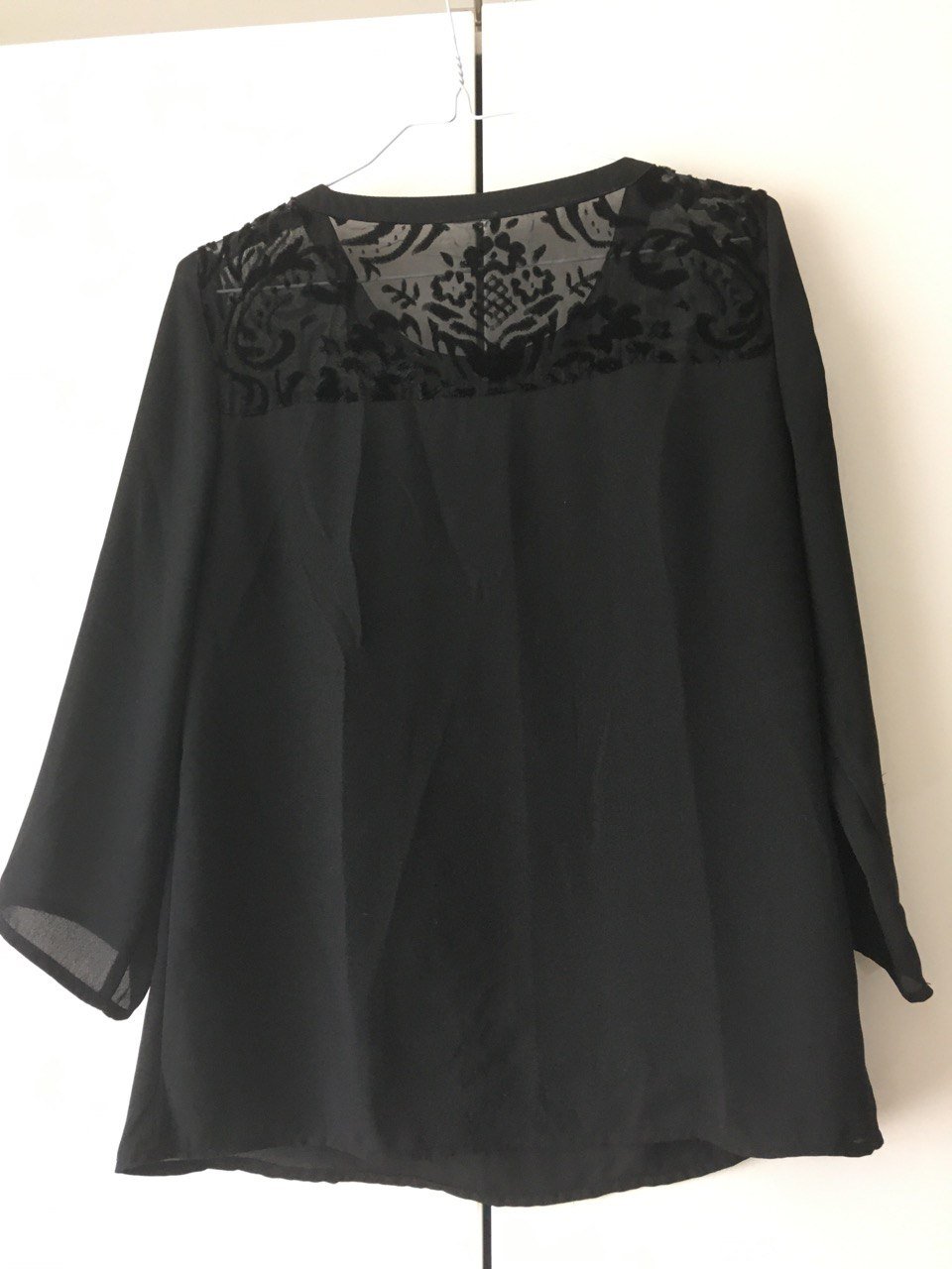 Elegante schwarze Bluse