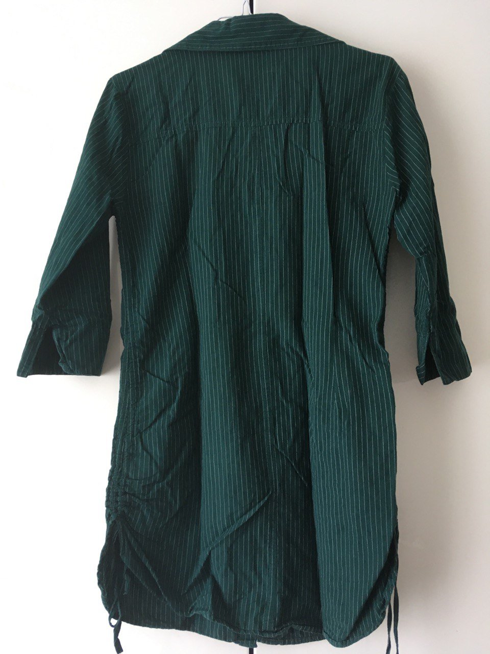 Lange dunkelgrüne Bluse
