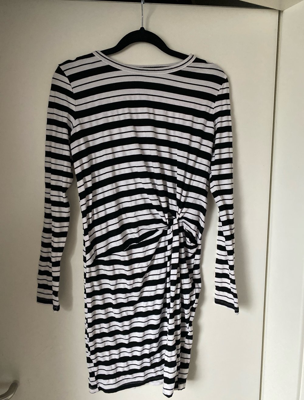 Gestreiftes Kleid
