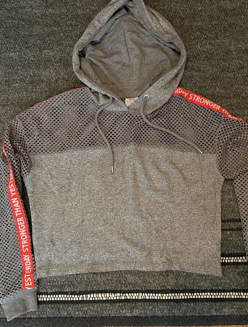 kurze Pullover