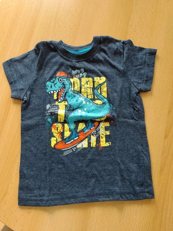 Dino Tshirt Gr.110 NEU