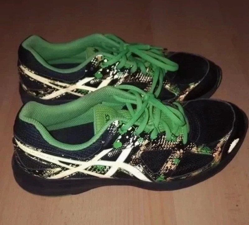 Turnschuhe Gr. 40