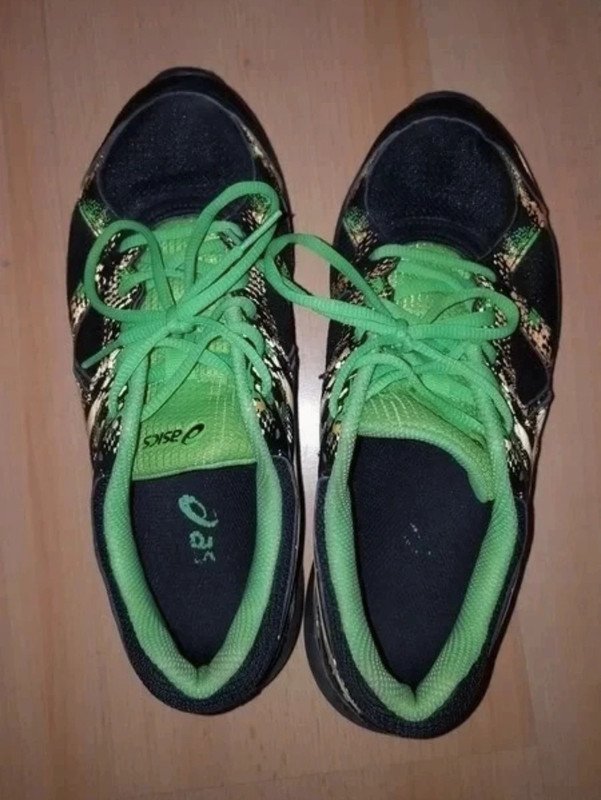 Turnschuhe Gr. 40