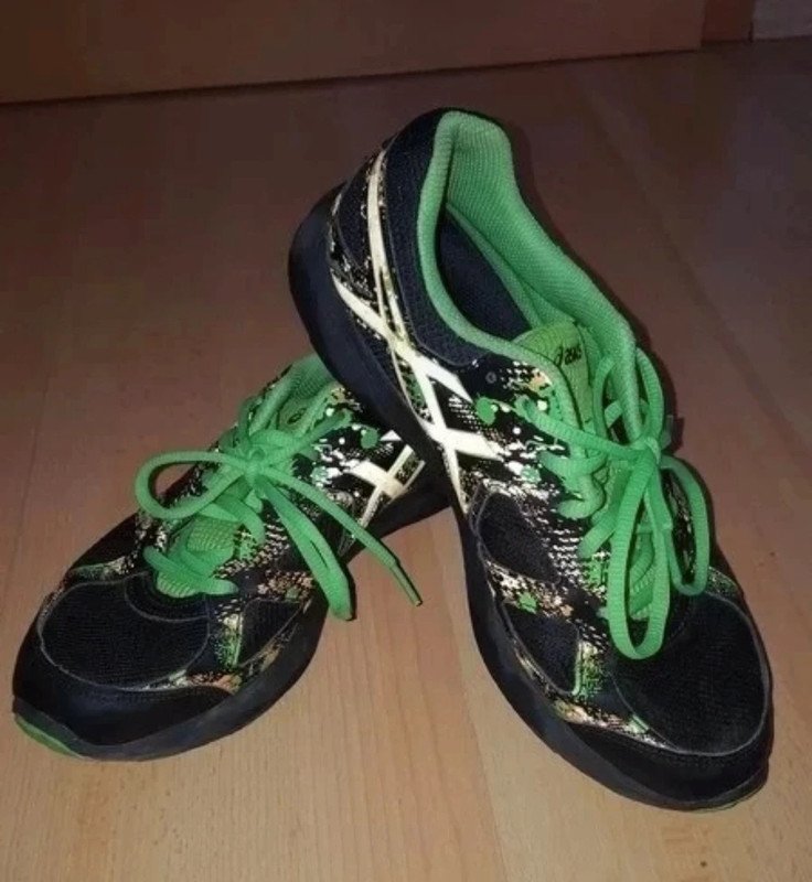Turnschuhe Gr. 40