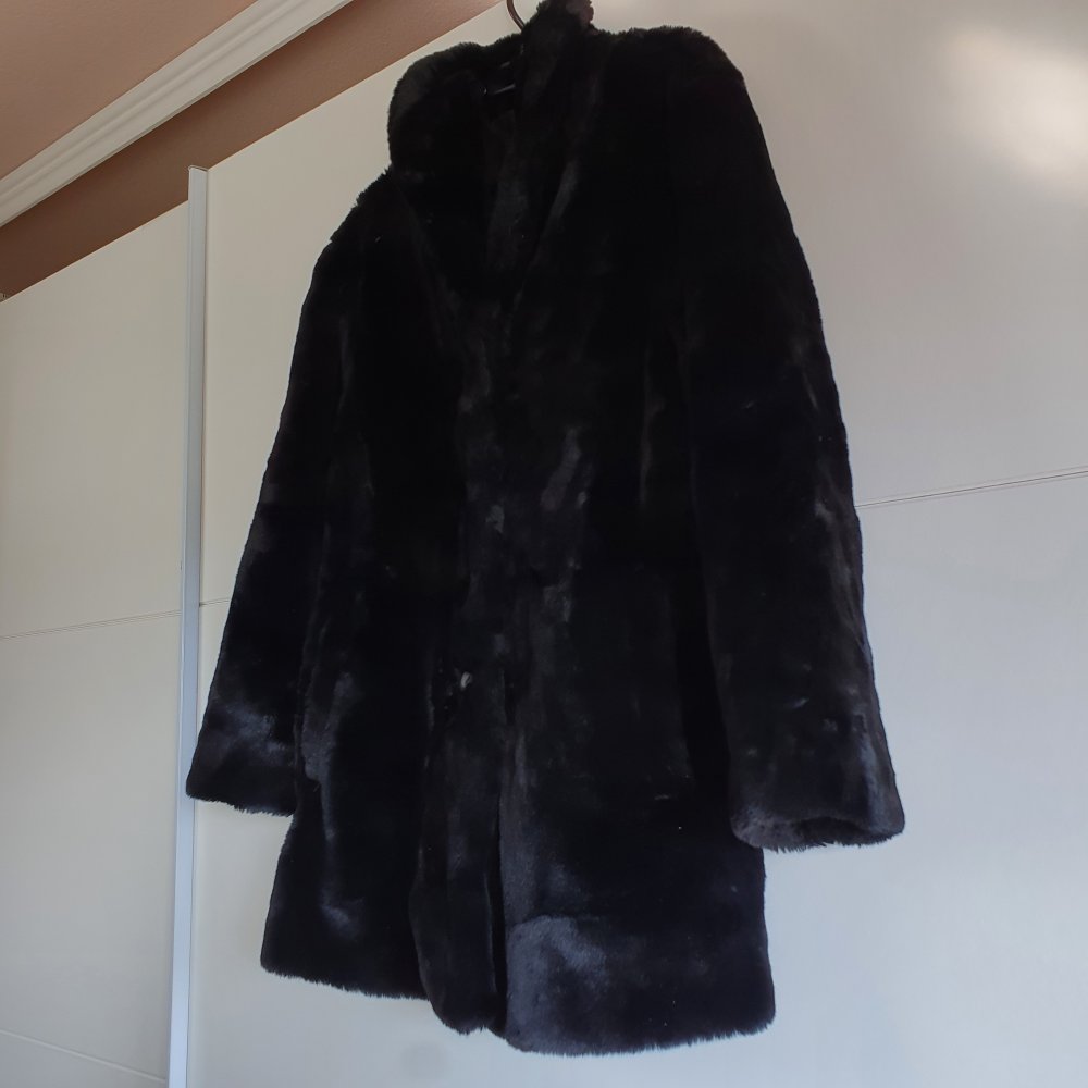 S.Oliver Pelzmantel schwarz Gr. S 36/38 Kunstfell hochwertig
