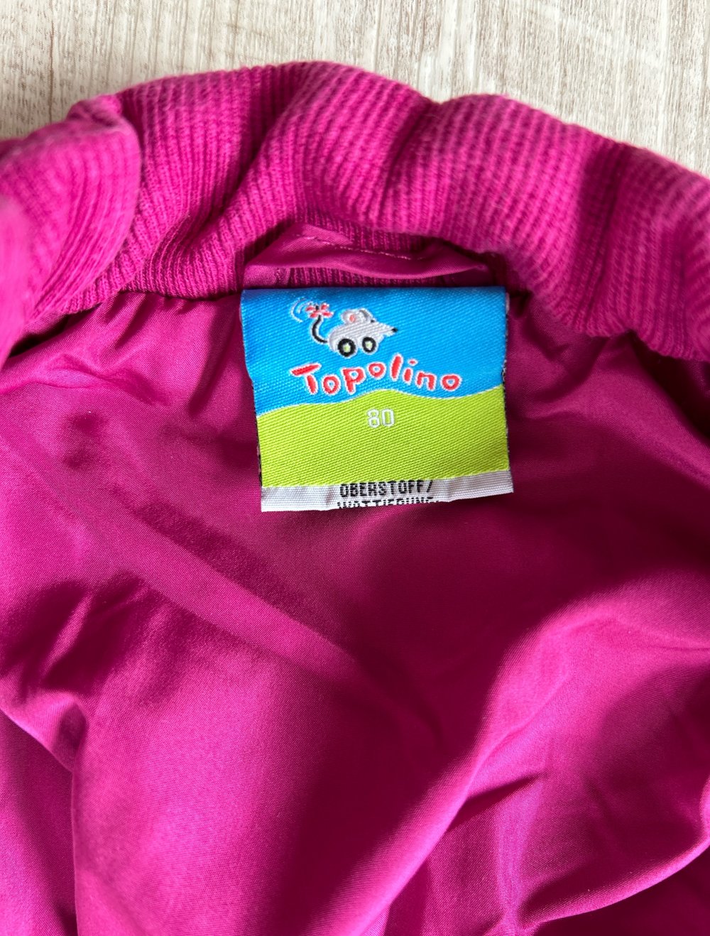 Eine warme Weste für den Frühling oder Herbst für Mädchen