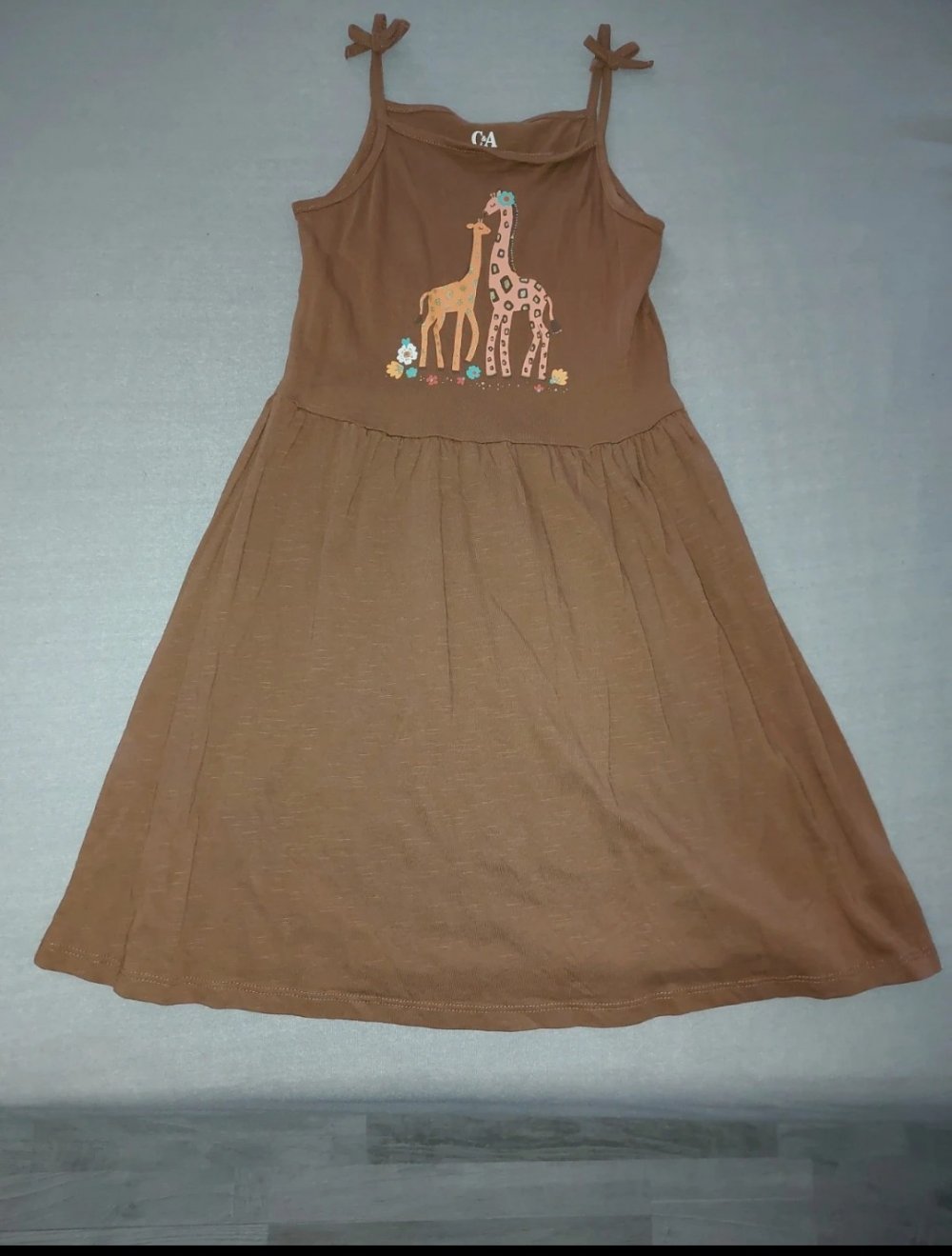 Kleid gr 134 neu