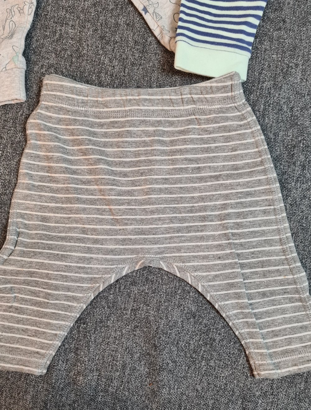 3 Hosen in Größe 62/68