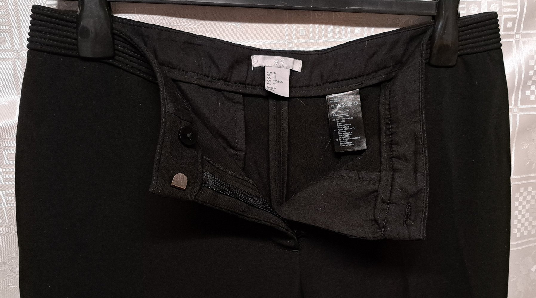 Schicke, feine Hose - schwarz - optimal für Büro - Gr. 42