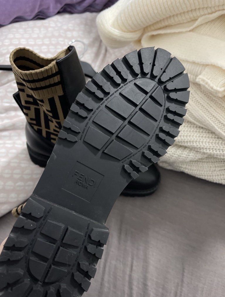 Boots schwarz