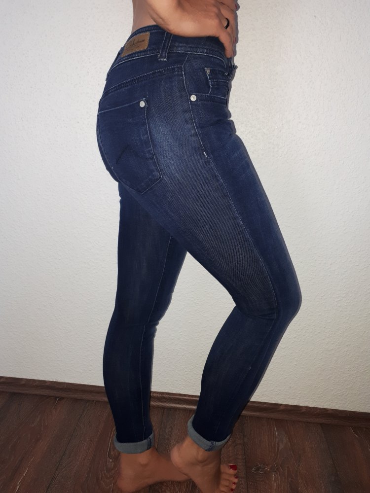  Super Skinny Leg/High Waist Jeans in Größe 34 von Clockhouse!