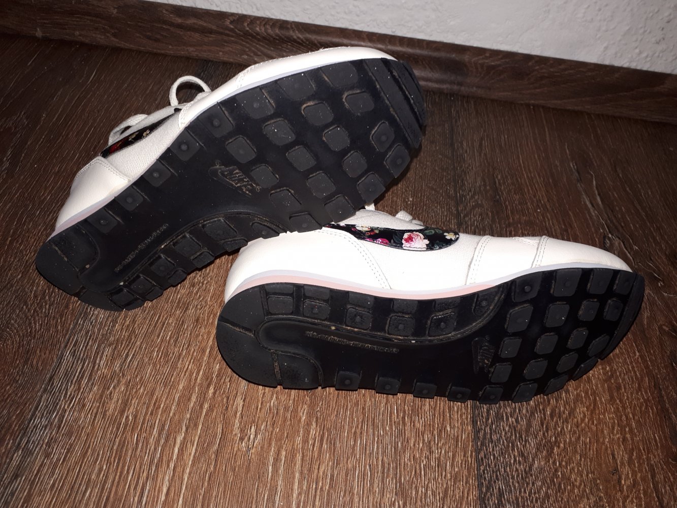 Paar sehr schöne Mädchen Sneaker in Größe 36 von Nike!