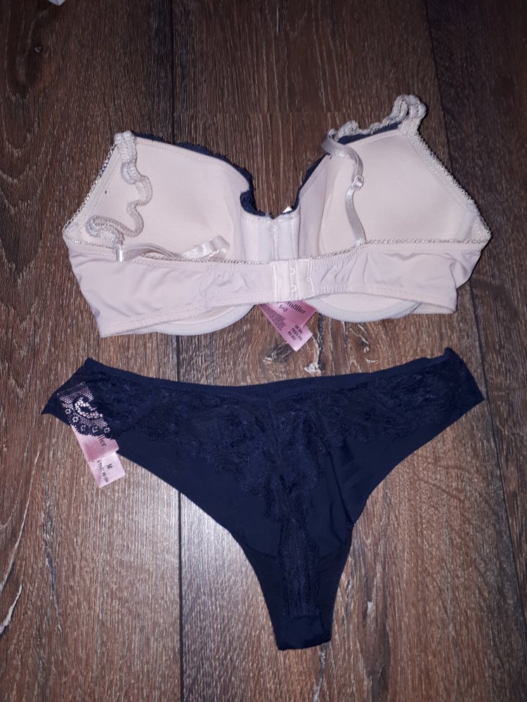  BH in Größe 80C von Hunkemöller +Gratis String in Größe M von Hunkemöller!