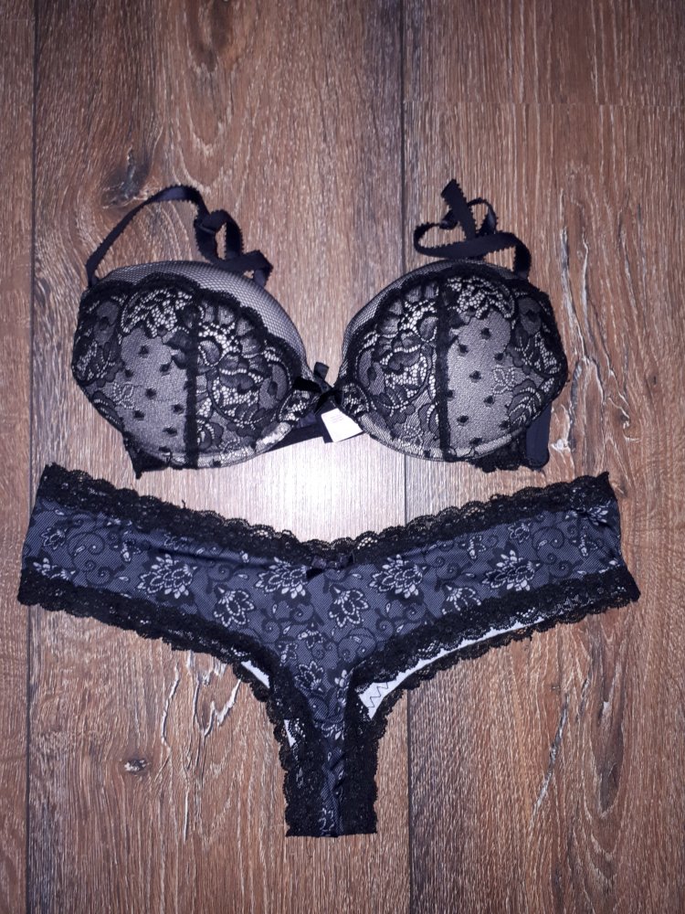  Pusch-Up BH in Größe 75B von Hunkemöller+Gratis Slip in Größe M von Hunkemöller!