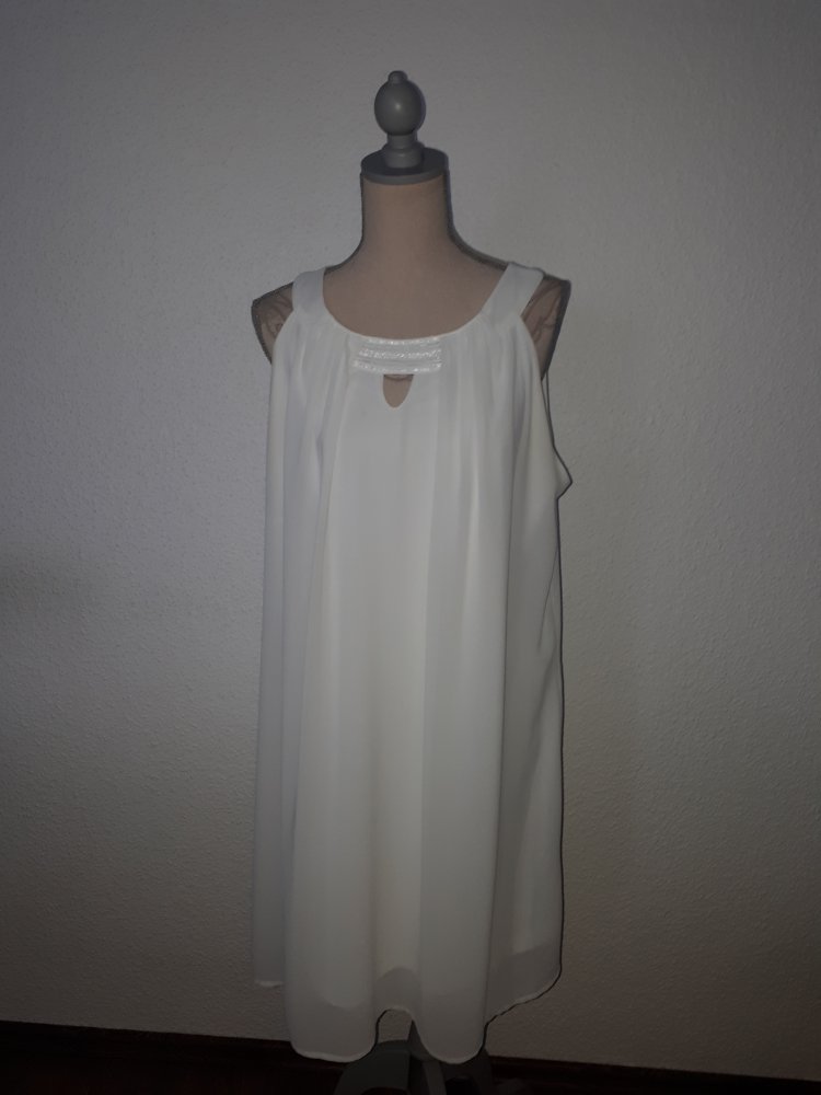 Ich verkaufe ein super schönes Kleid in Größe XL !