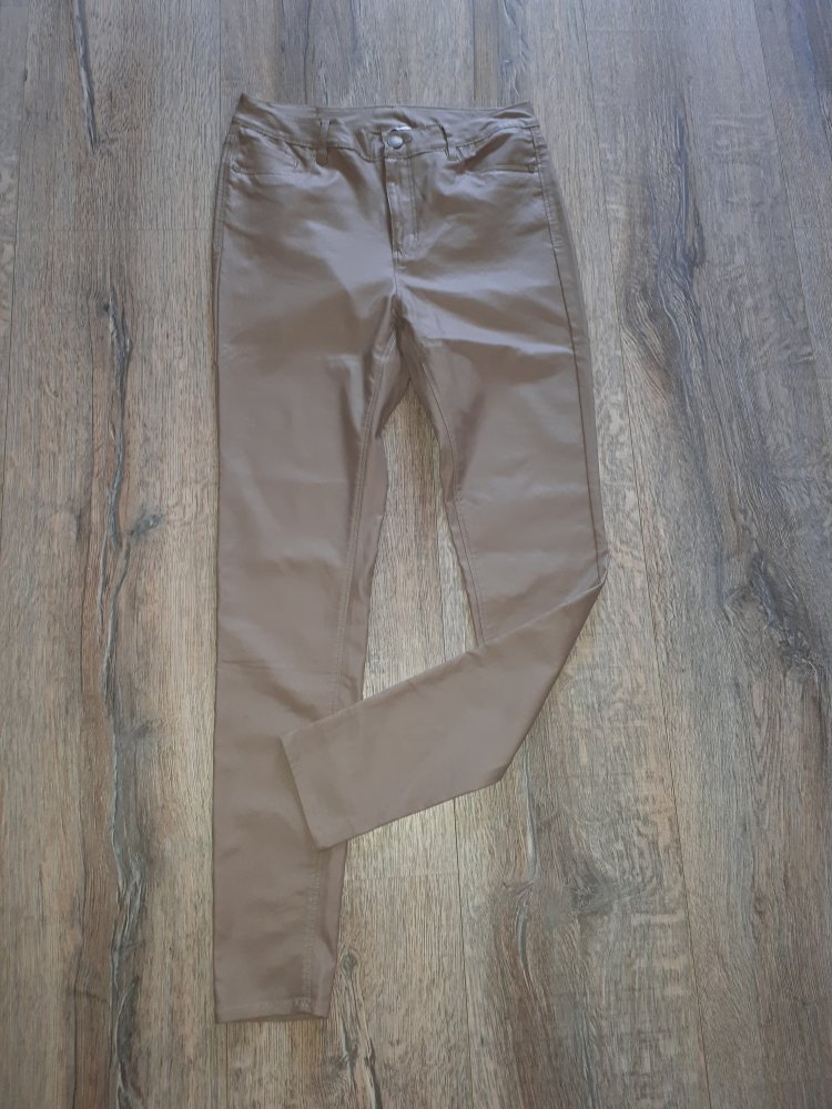 Super schöne Stretch-Hose in Lederoptik in Größe L!