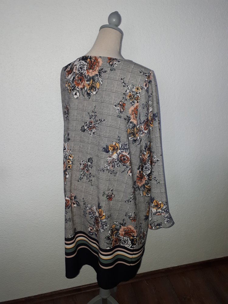 Ich verkaufe ein super schönes Kleid in Größe XL von Amy Vermont !
