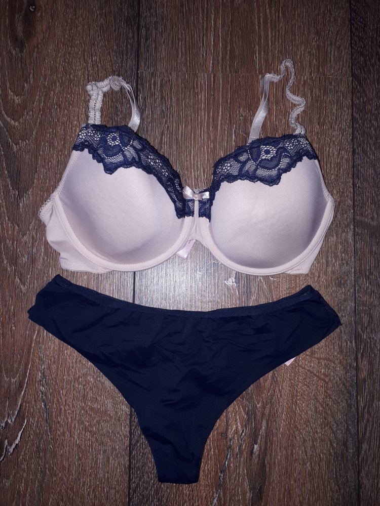  BH in Größe 80C von Hunkemöller +Gratis String in Größe M von Hunkemöller!