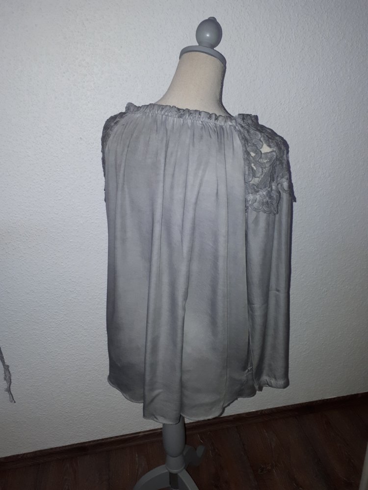 Neues Blusen Shirt in Größe 44 von New Collection!
