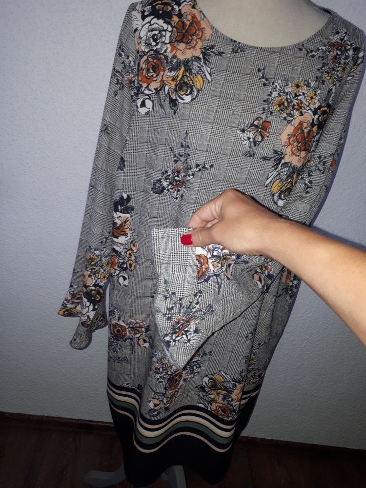 Ich verkaufe ein super schönes Kleid in Größe XL von Amy Vermont !